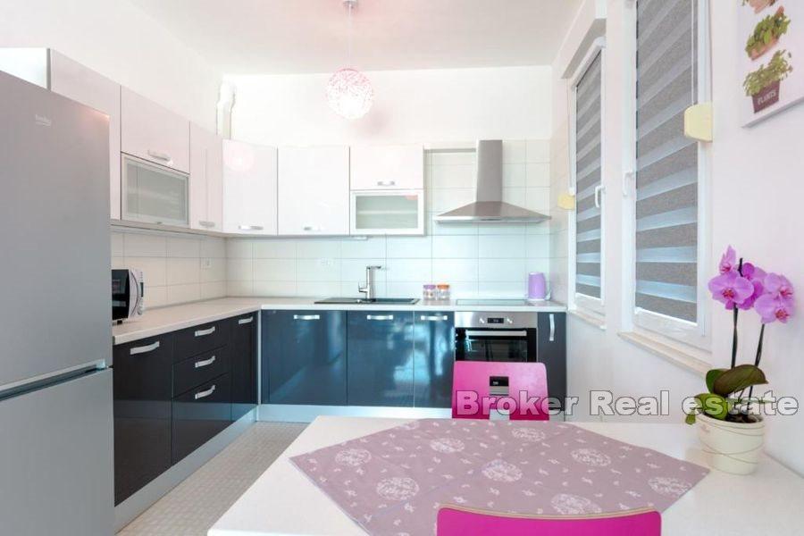 Žnjan, dvosoban apartman s terasom