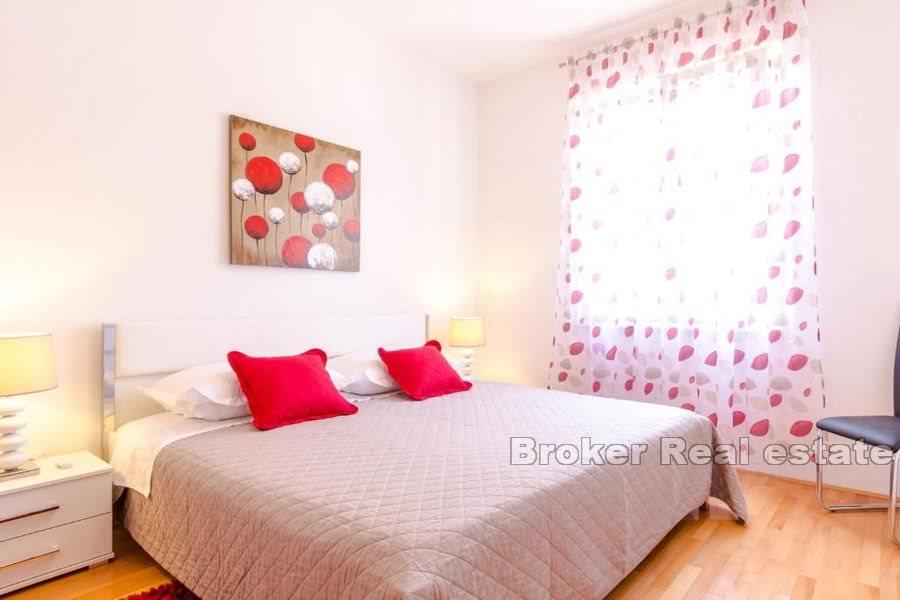 Žnjan, dvosoban apartman s terasom