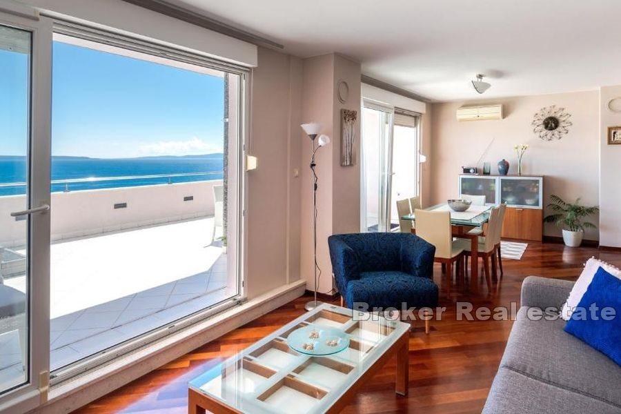 Penthouse avec terrasse et vue mer