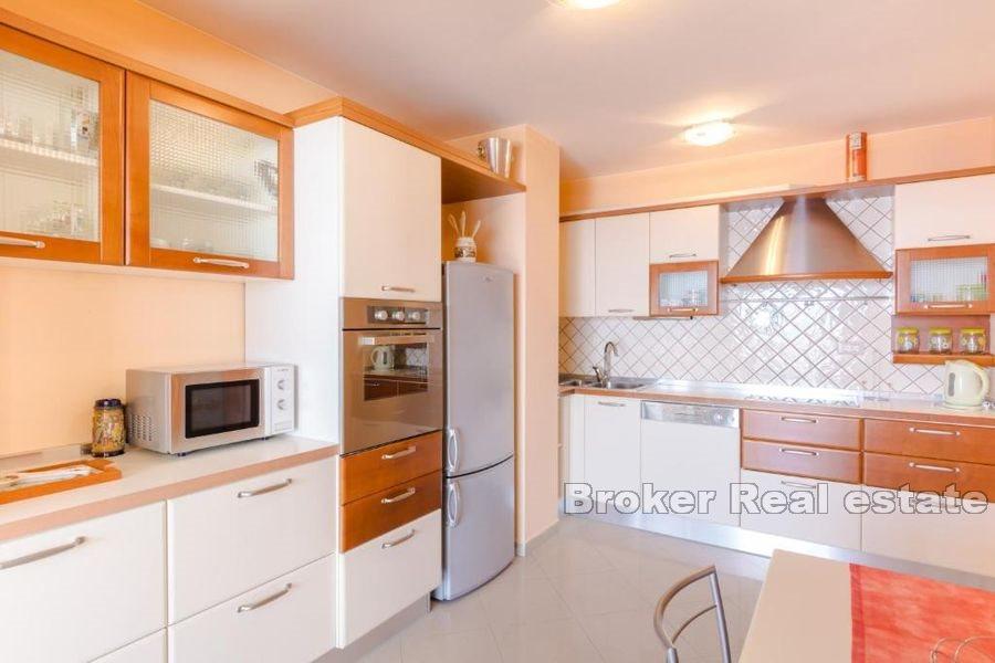 Penthouse avec terrasse et vue mer