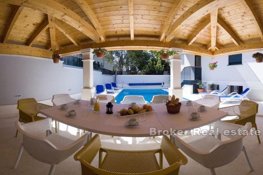 Bačvice, two apartments in new building with pool