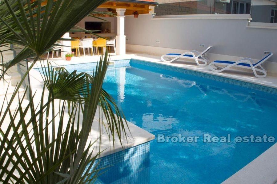 Bačvice, two apartments in new building with pool