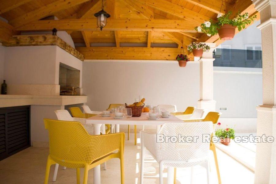 Bačvice, dva byty v novostavbě s bazénem