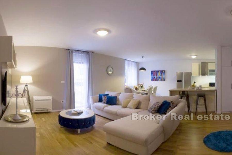 Bačvice, two apartments in new building with pool