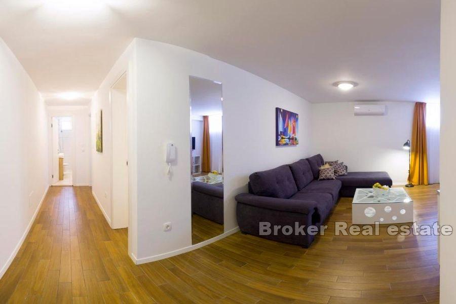 Bačvice, to leiligheter i ny bygning med basseng