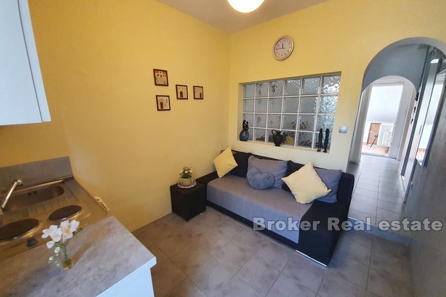 Komfortabel leilighet med havutsikt