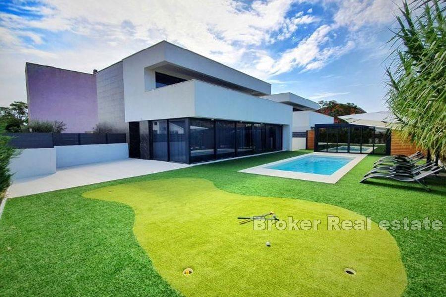 Moderne Villa mit Pool