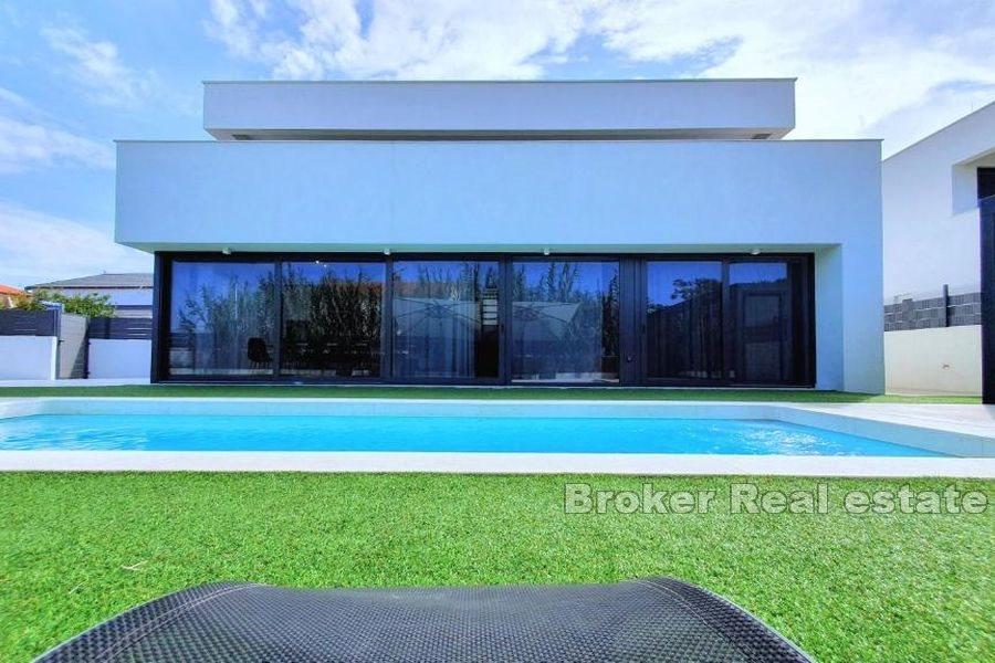Moderne Villa mit Pool