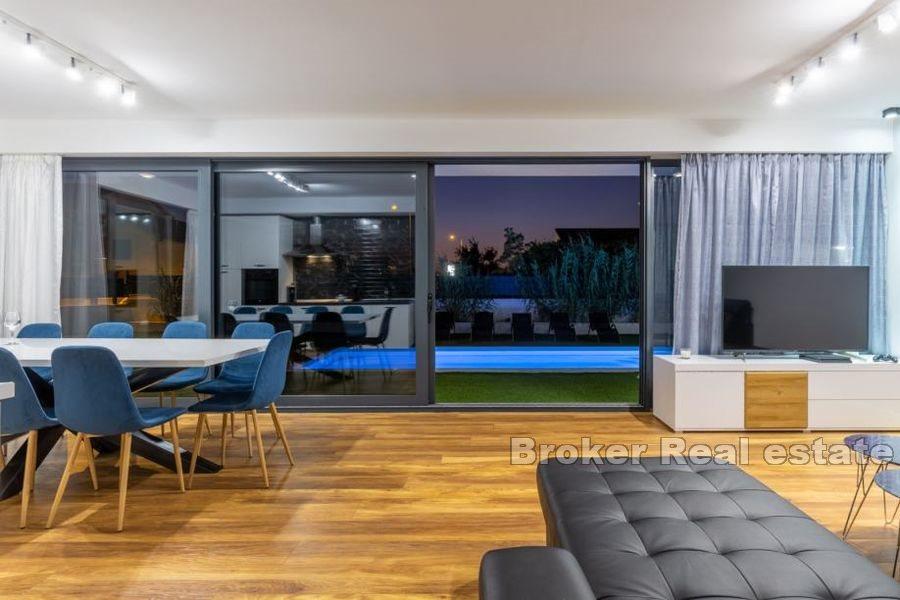 Moderne Villa mit Pool