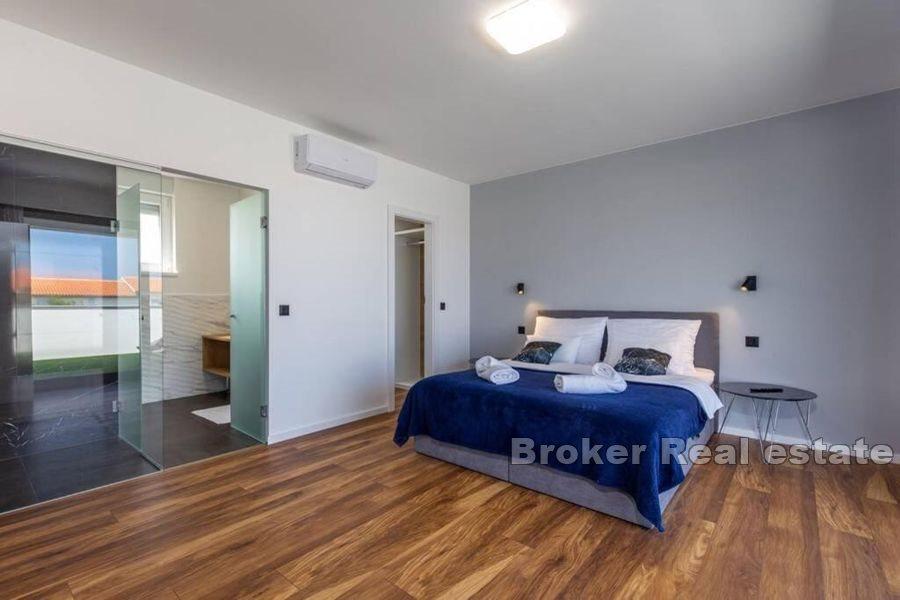 Villa moderne avec piscine