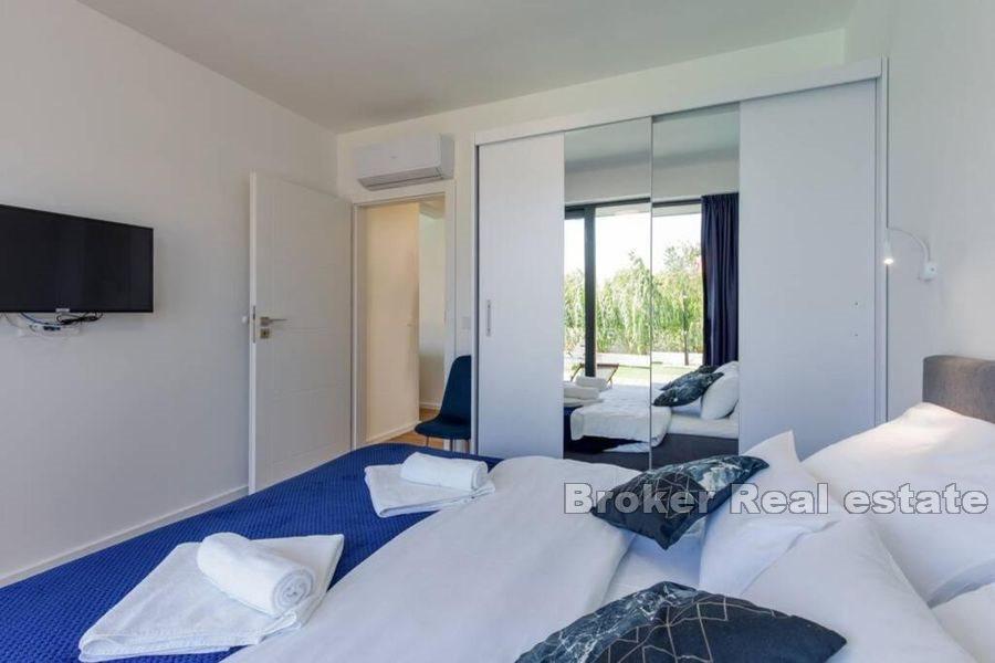 Villa moderne avec piscine