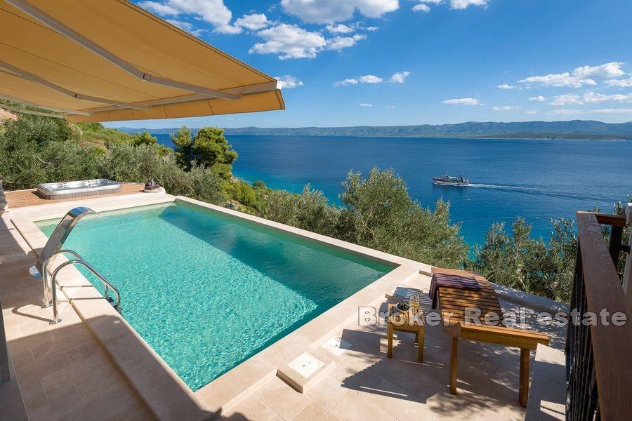 House with open sea view