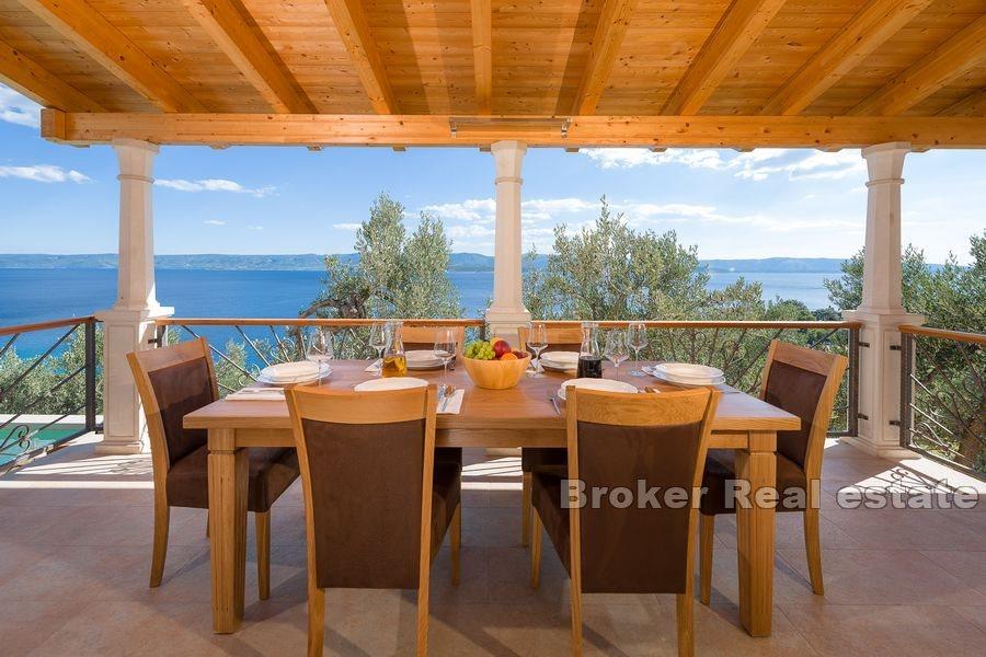 House with open sea view