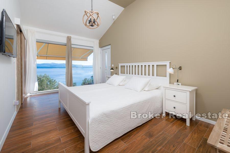 House with open sea view
