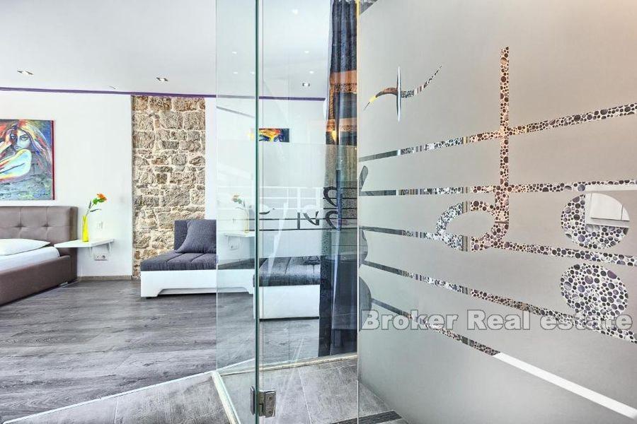 Four bedrooms / units