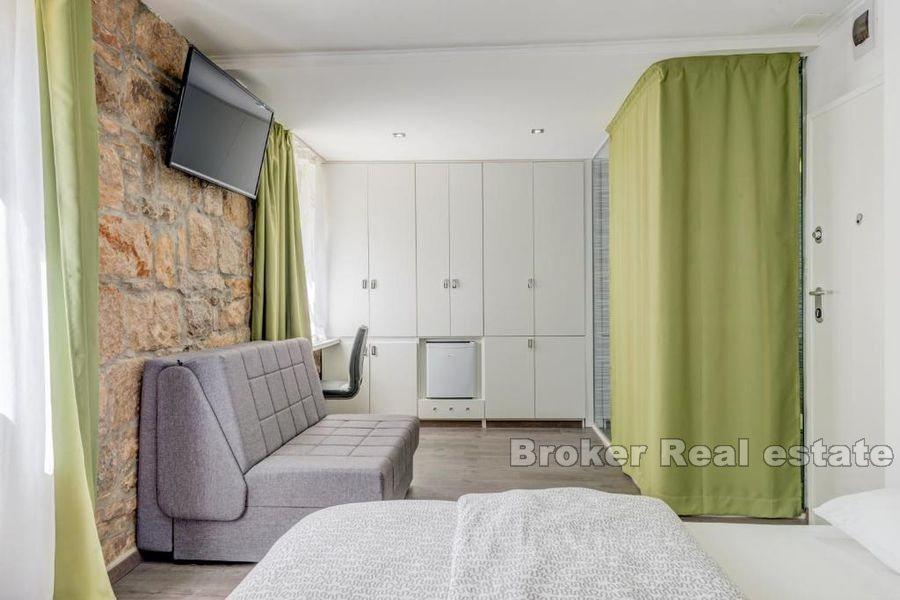 Four bedrooms / units