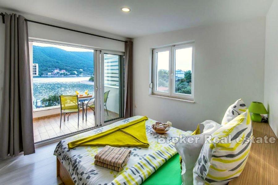 House with pool, first row to the sea