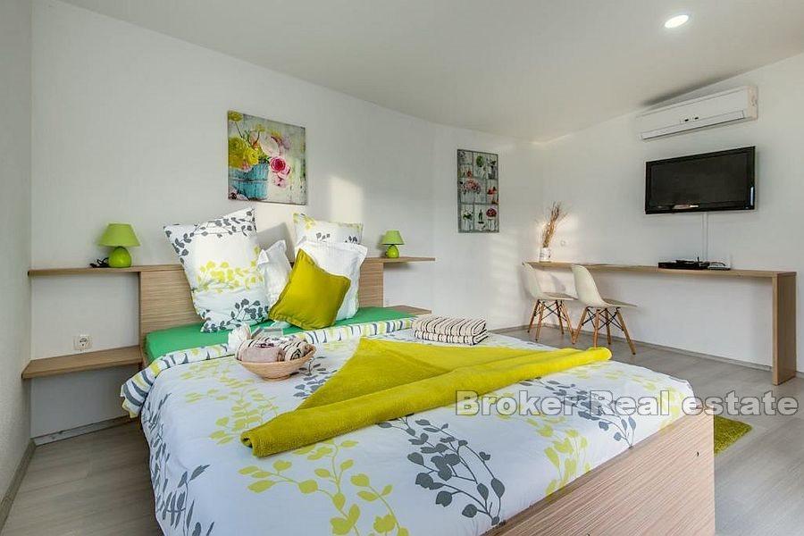 Kuća s bazenom, prvi red do mora