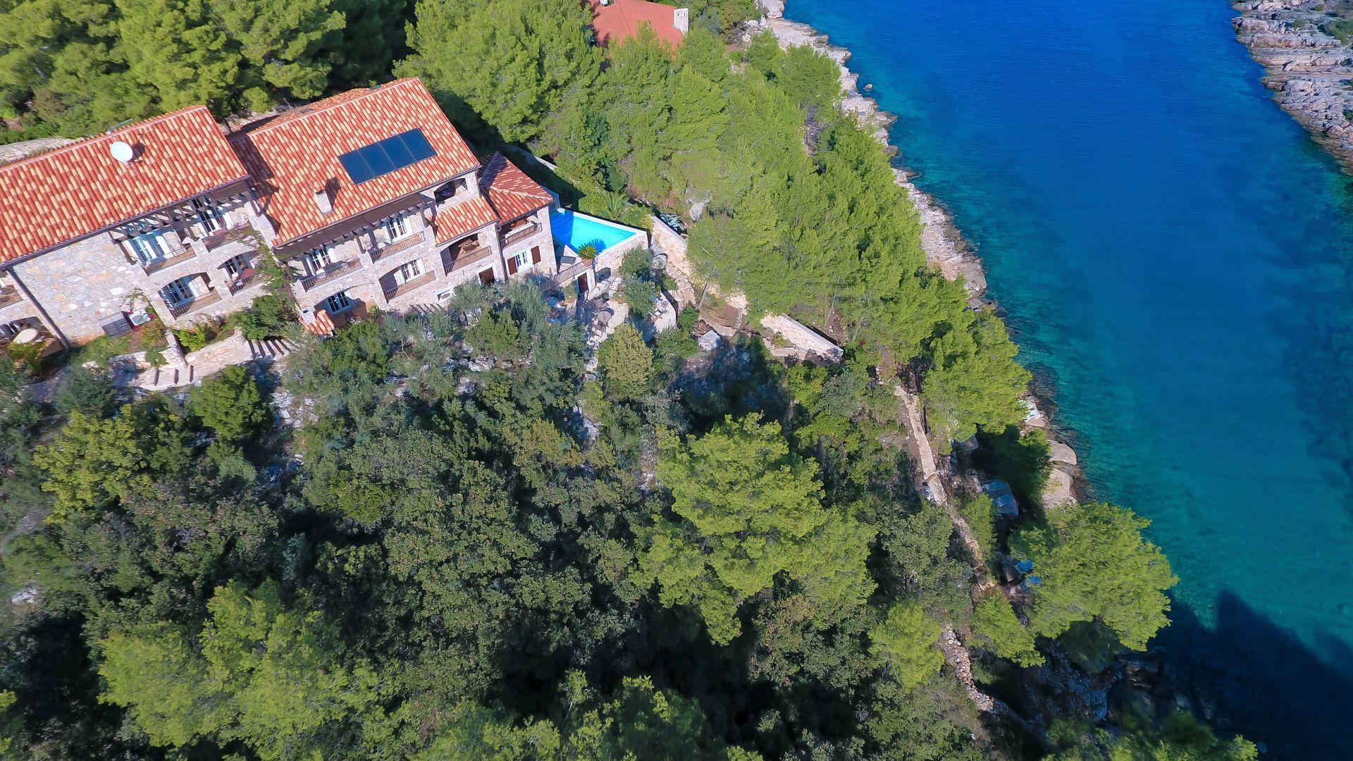 Unikalny kamienny dom nad morzem