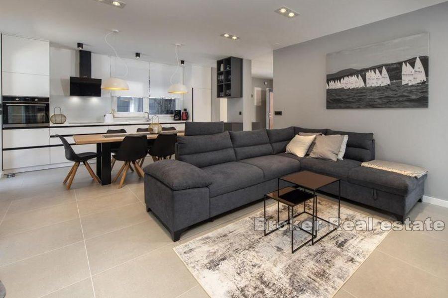 Luxusní vila s bazénem a výhledem na moře