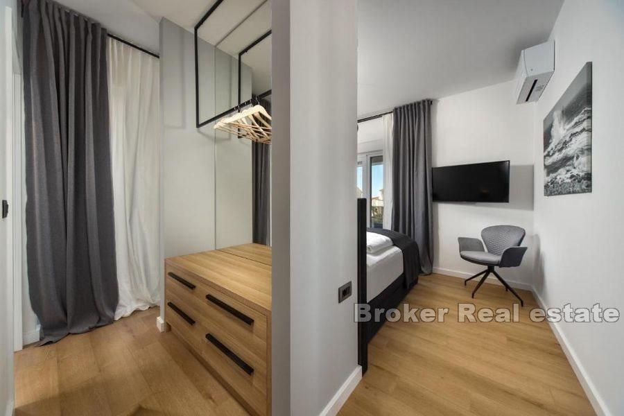 Luxusní vila s bazénem a výhledem na moře