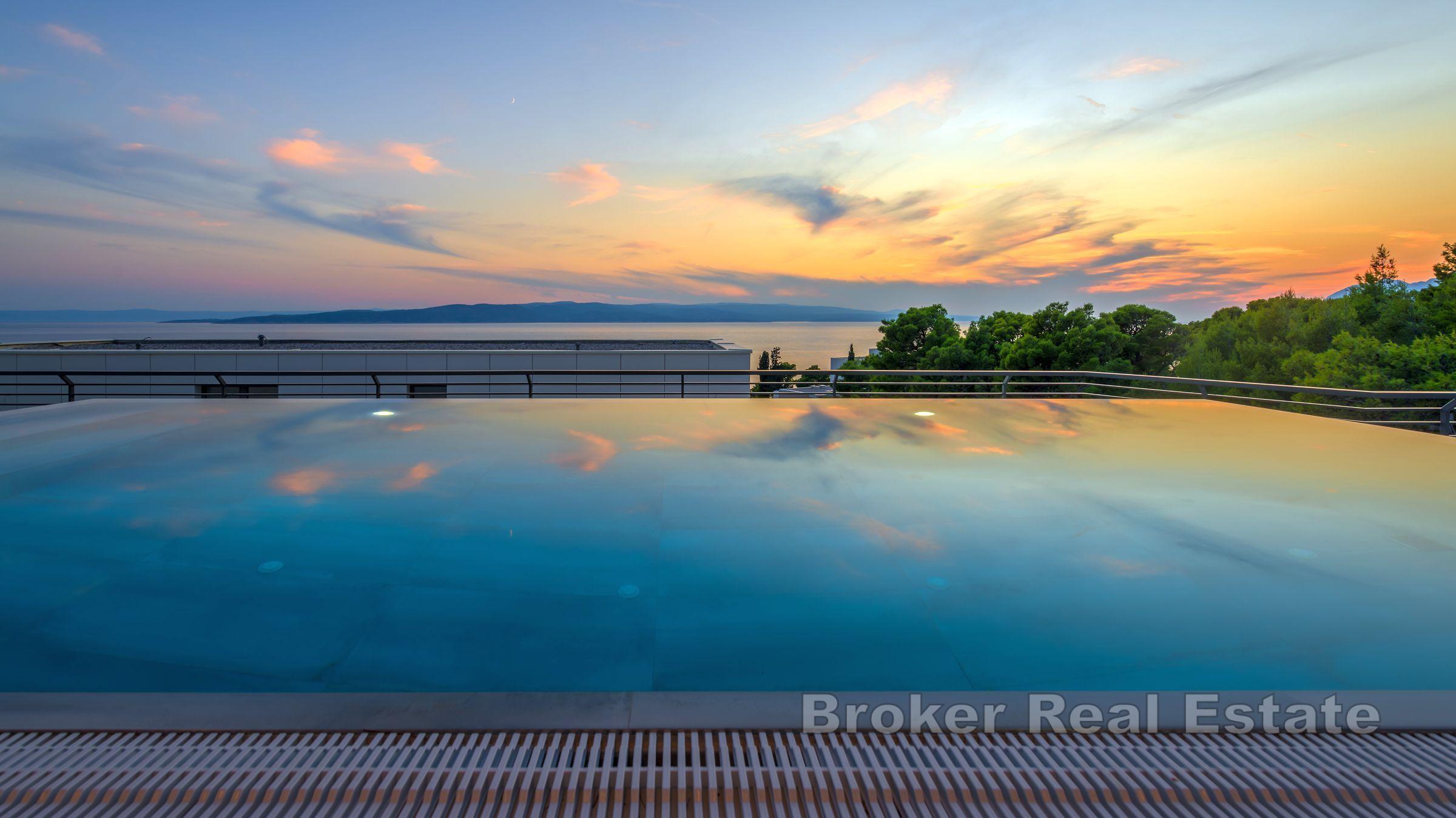 Villa avec piscine et vue dégagée sur la mer
