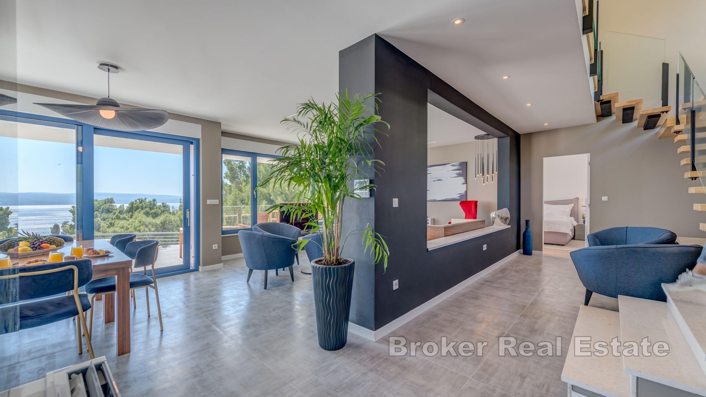 Villa nouvellement construite avec piscine