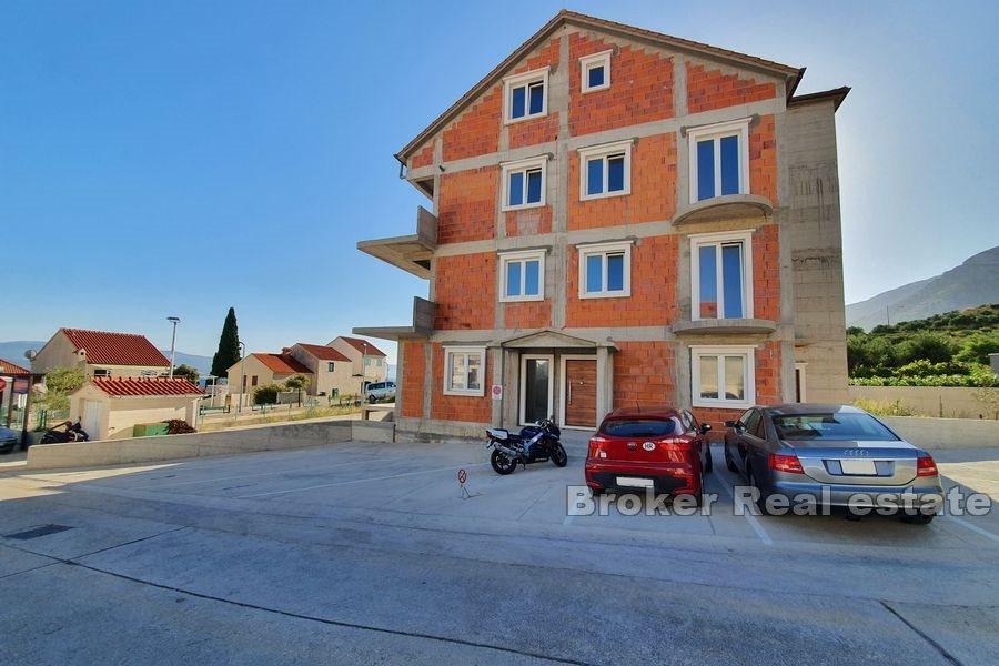 Apartment house with sea view
