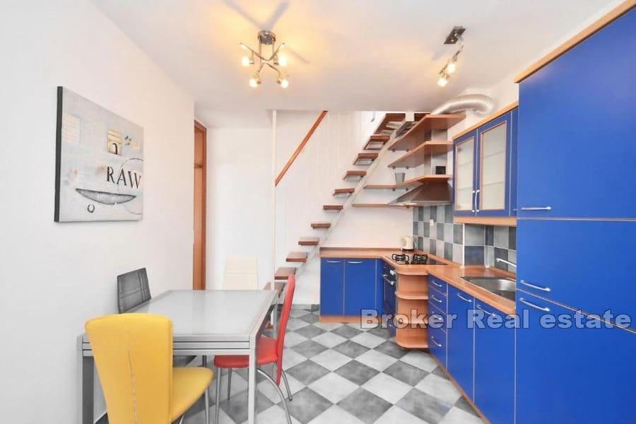 Žnjan, dvoetažan apartman s pogledom na more