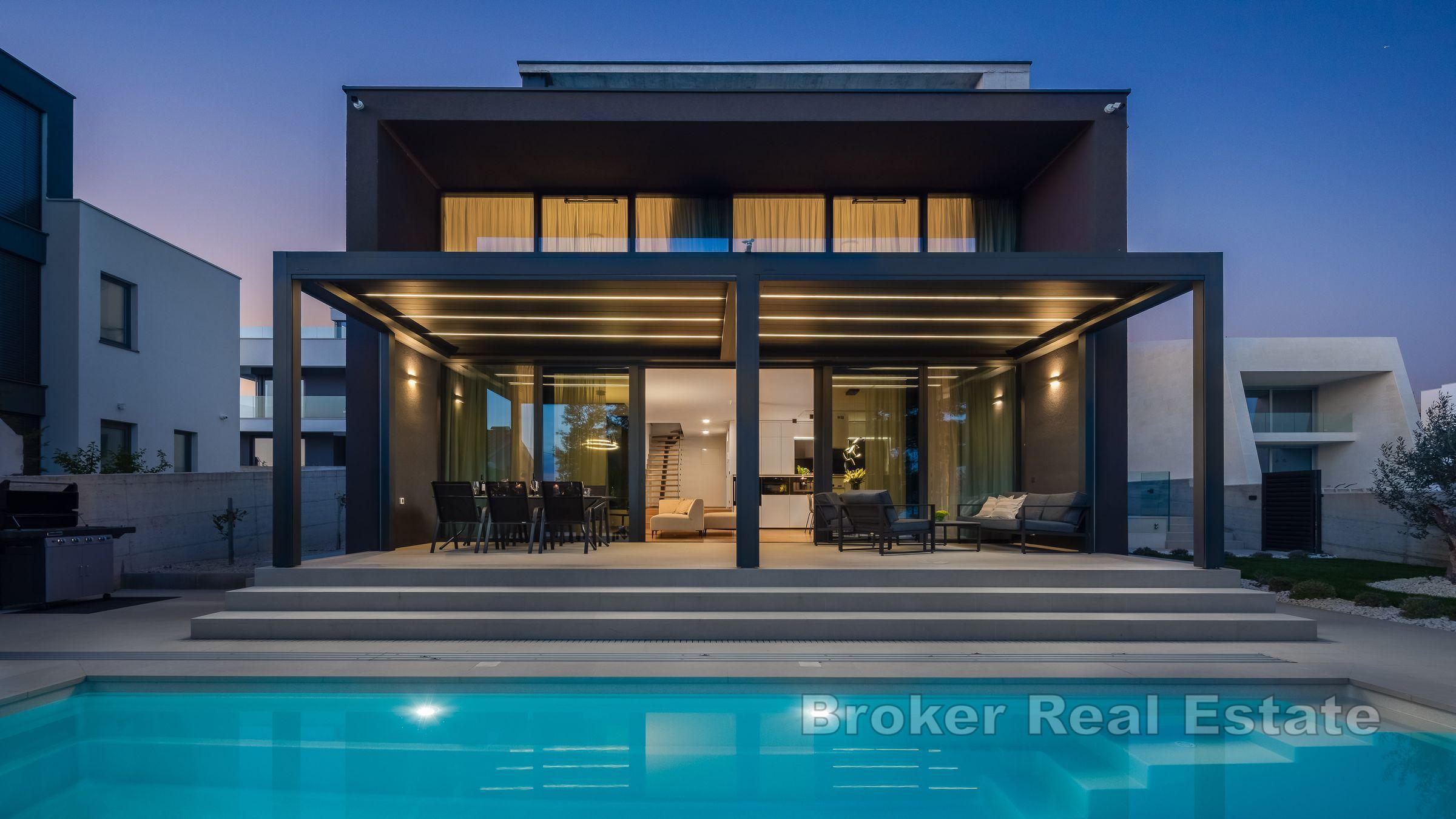 Atrakcyjna willa z basenem blisko morza