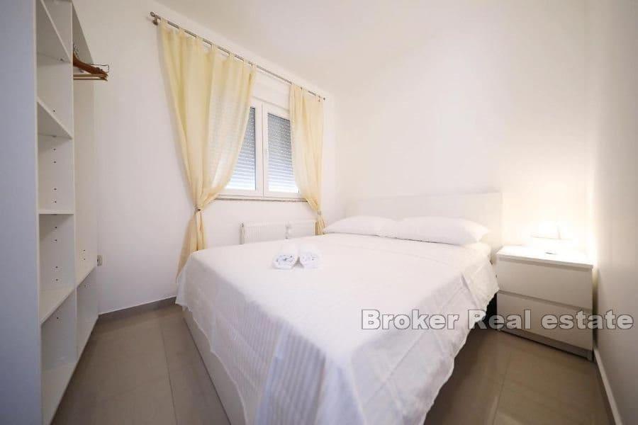 Casa con piscina vicino al mare