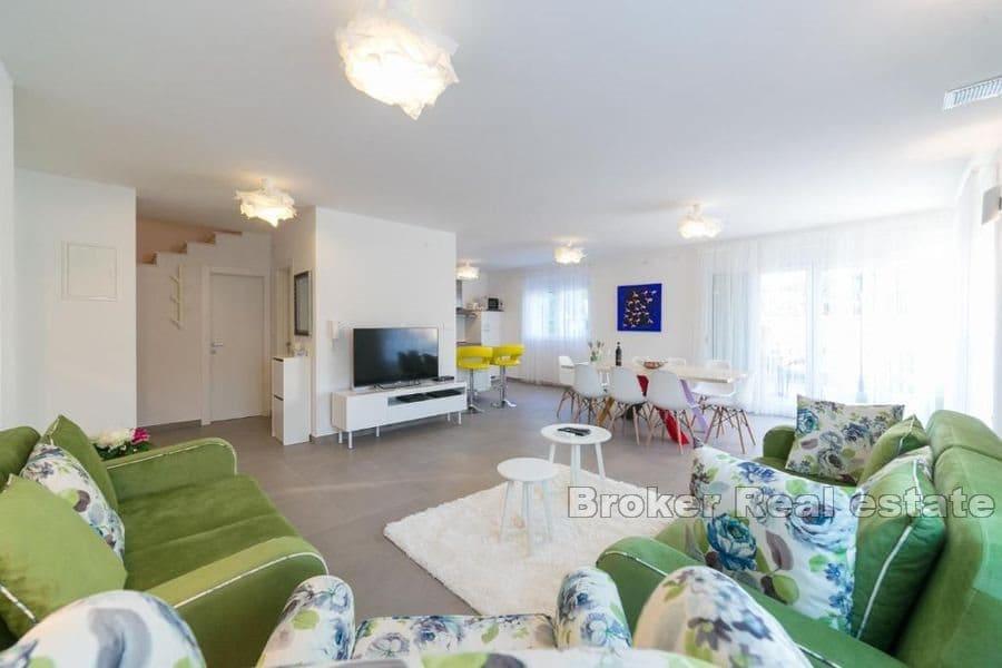 House with pool near the sea