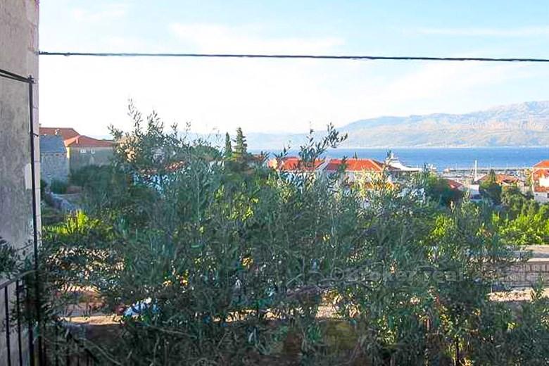 House with 5 apartments, na prodaju