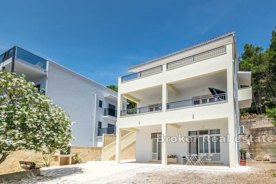 Immeuble avec vue sur la mer