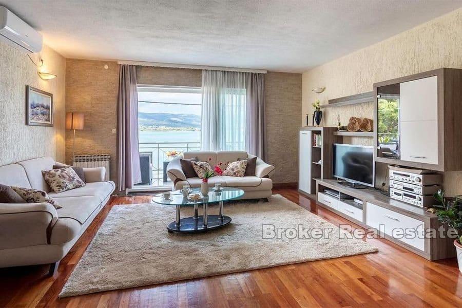 Kuća prvi red do mora