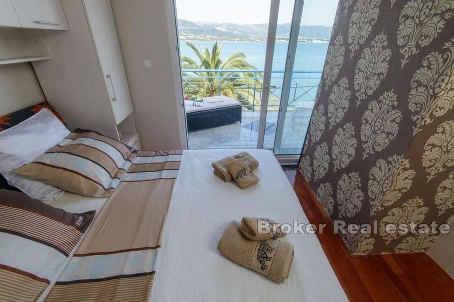 House first row to the sea