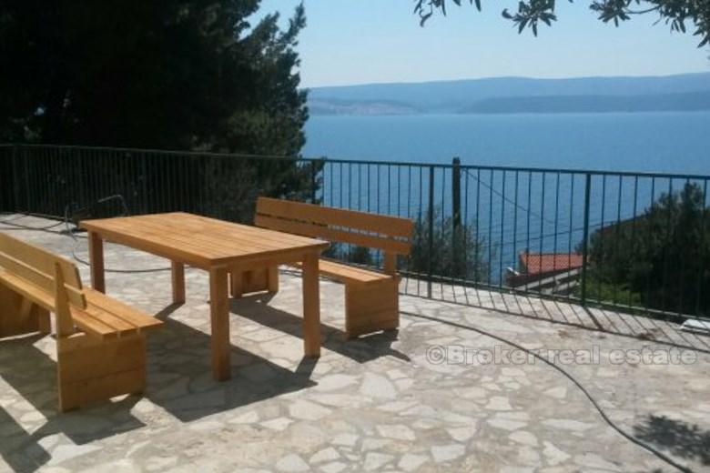 Hus med utsikt over havet