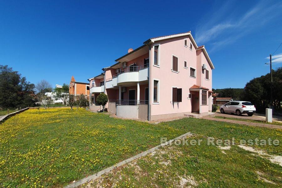 Obiteljska kuća u mirnome okruženju