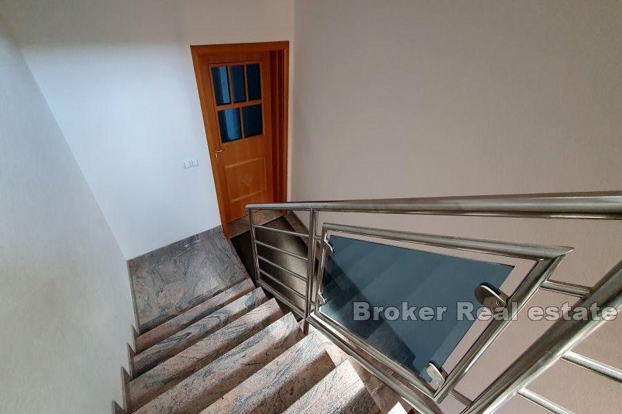 Obiteljska kuća u mirnome okruženju