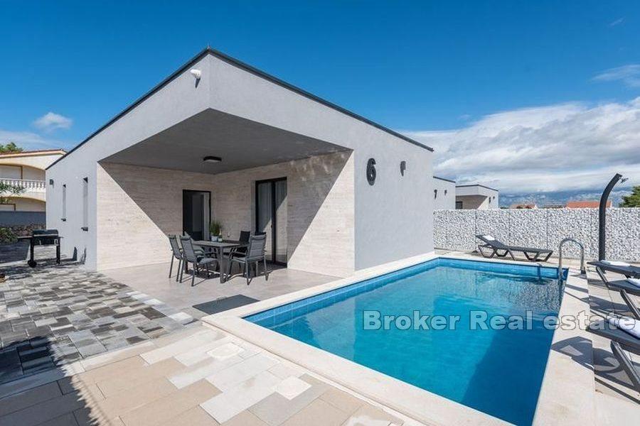 Attraktiv resort med 9 villor med pool