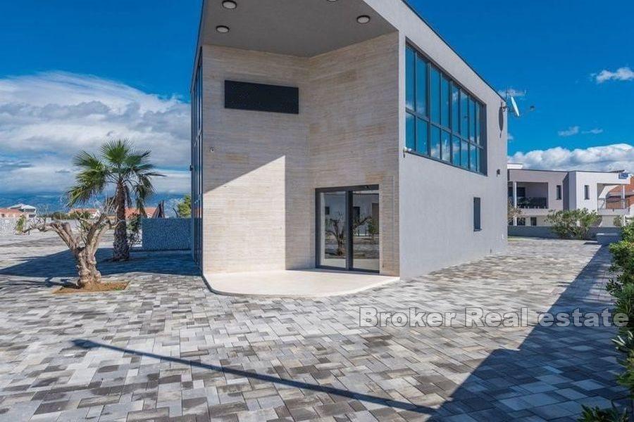 Attraktiv resort med 9 villor med pool