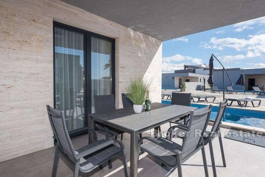 Attraktiv resort med 9 villor med pool