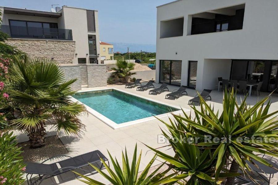 Villa in a quiet location near the beach