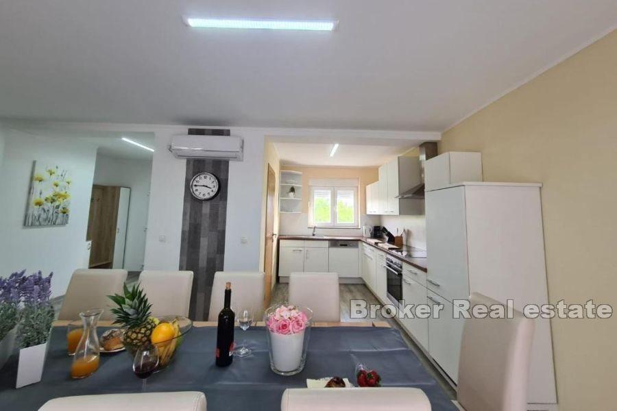 Freistehendes Ferienhaus mit Pool