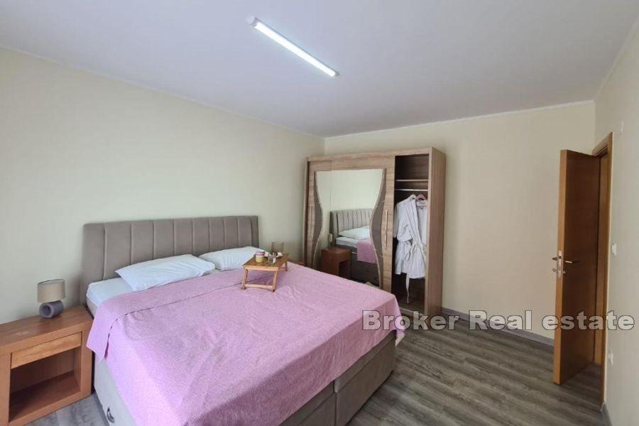 Freistehendes Ferienhaus mit Pool