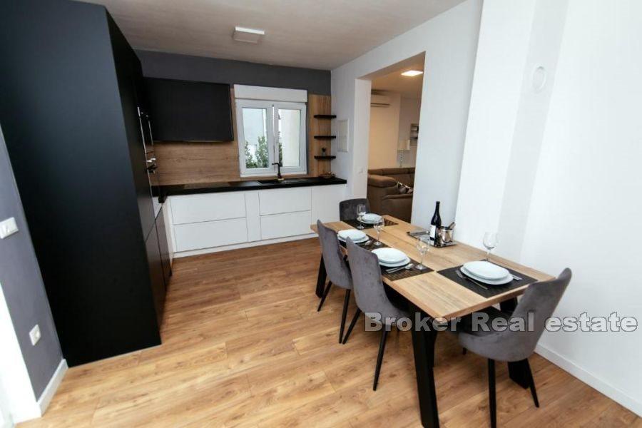 Dům s bazénem a výhledem na moře