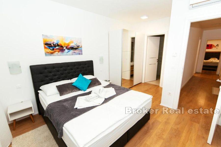 Dům s bazénem a výhledem na moře