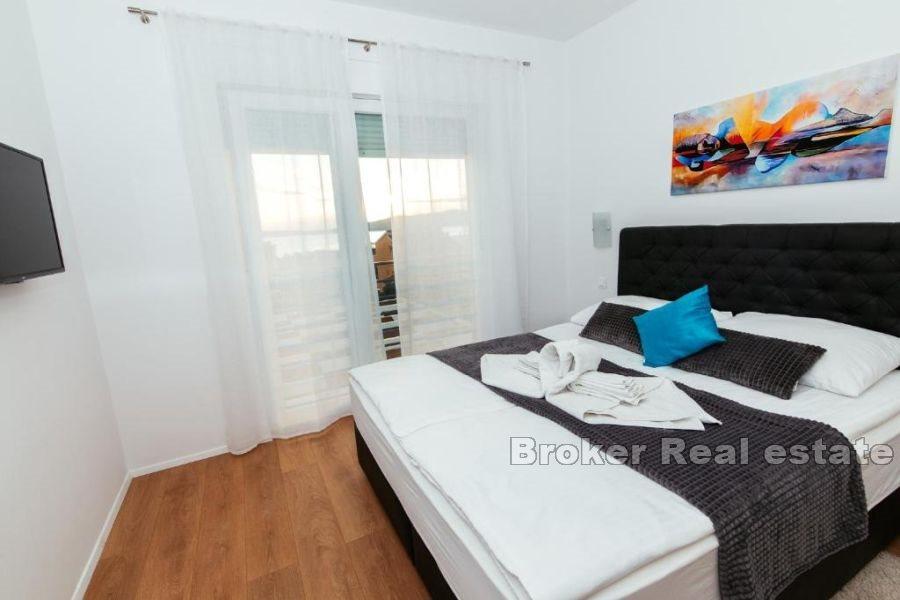 Dům s bazénem a výhledem na moře