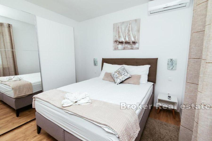 Dům s bazénem a výhledem na moře