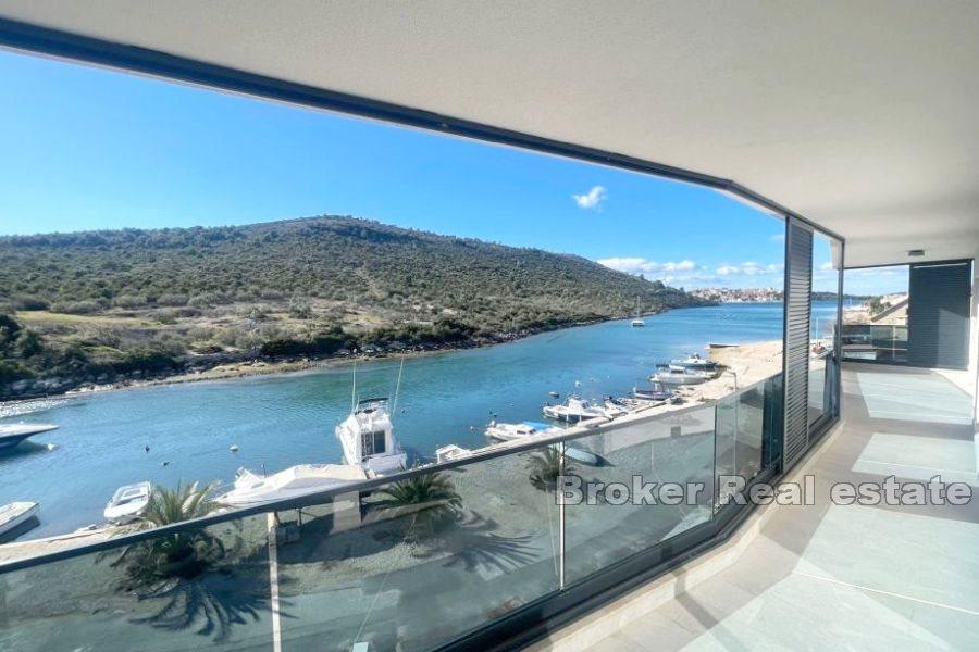 Appartement au premier rang de la mer